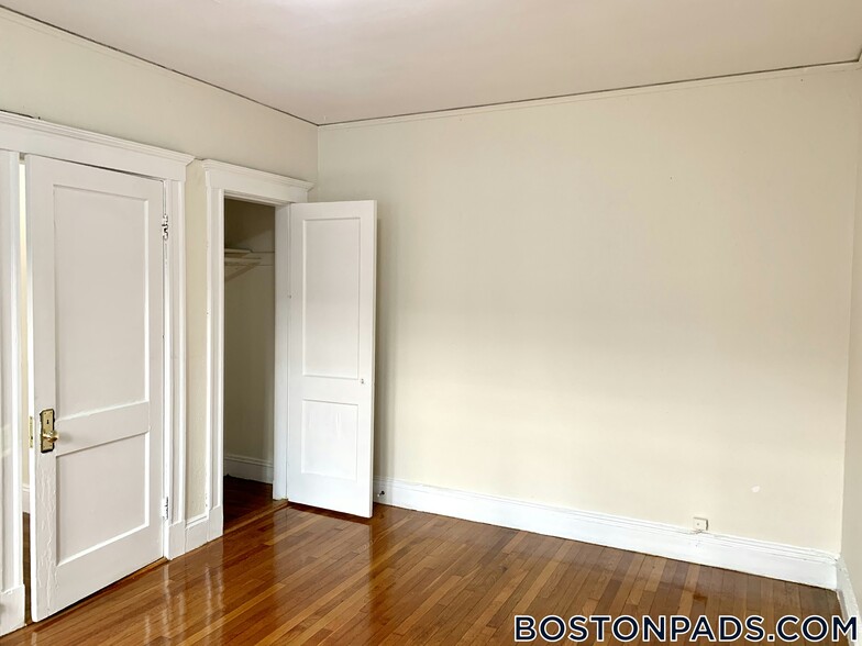 Building Photo - 1171 Boylston St