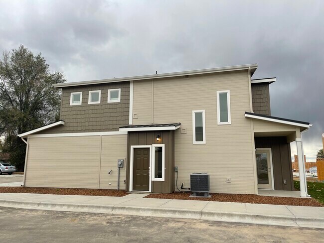 Front Entry - 5757 E Bollo St