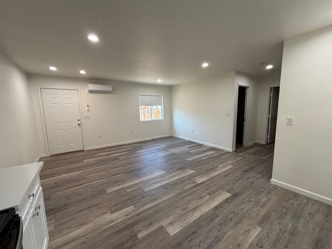 Building Photo - Brand New Two Bedroom Two Bathroom