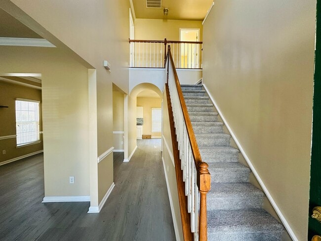 Building Photo - 9452 Willow Tree Ln
