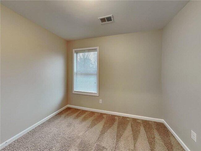 Building Photo - 409 Trickum Hill Dr