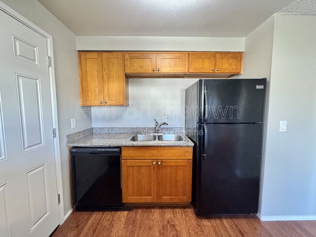 Building Photo - 3690 NE 8th St