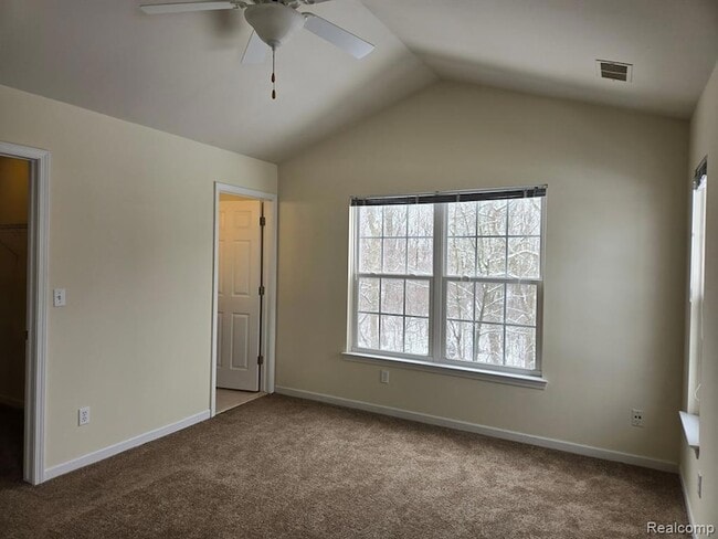 Building Photo - 27341 Hidden Oaks Dr