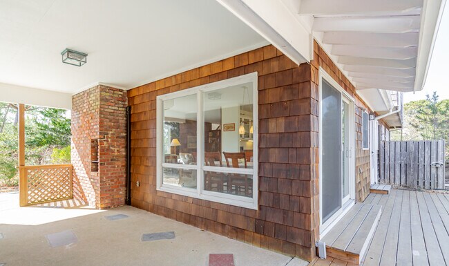 Building Photo - 79 Surf Dr