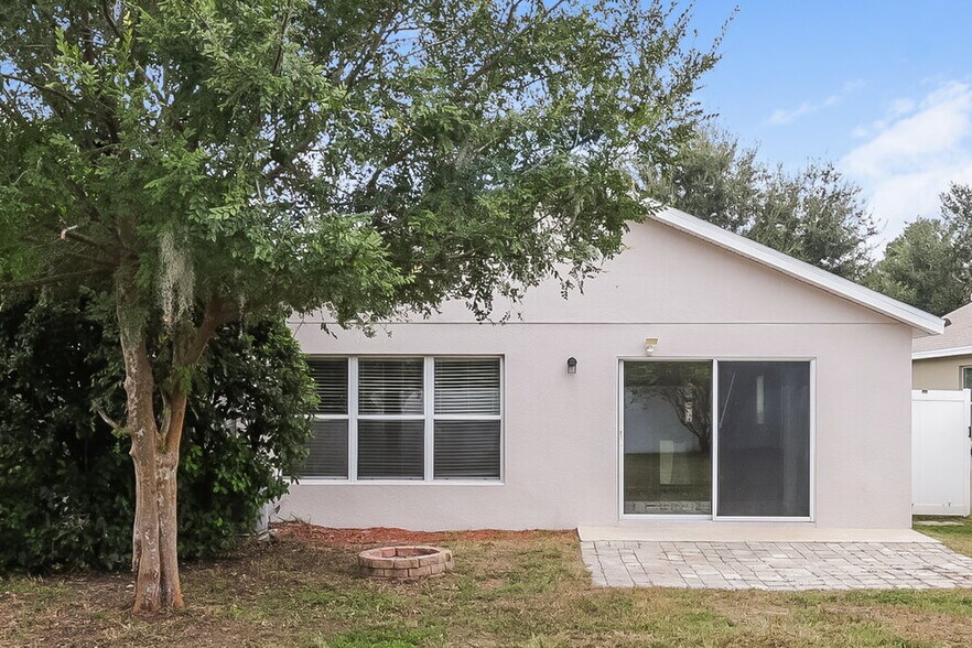 Building Photo - 10323 Holland Rd