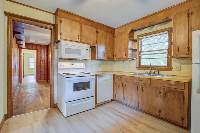 Building Photo - 1424 Brian Rd