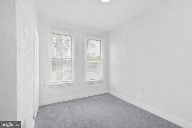 Building Photo - 2423 N Bouvier St