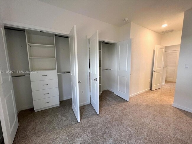 Building Photo - 429 NE 12th St