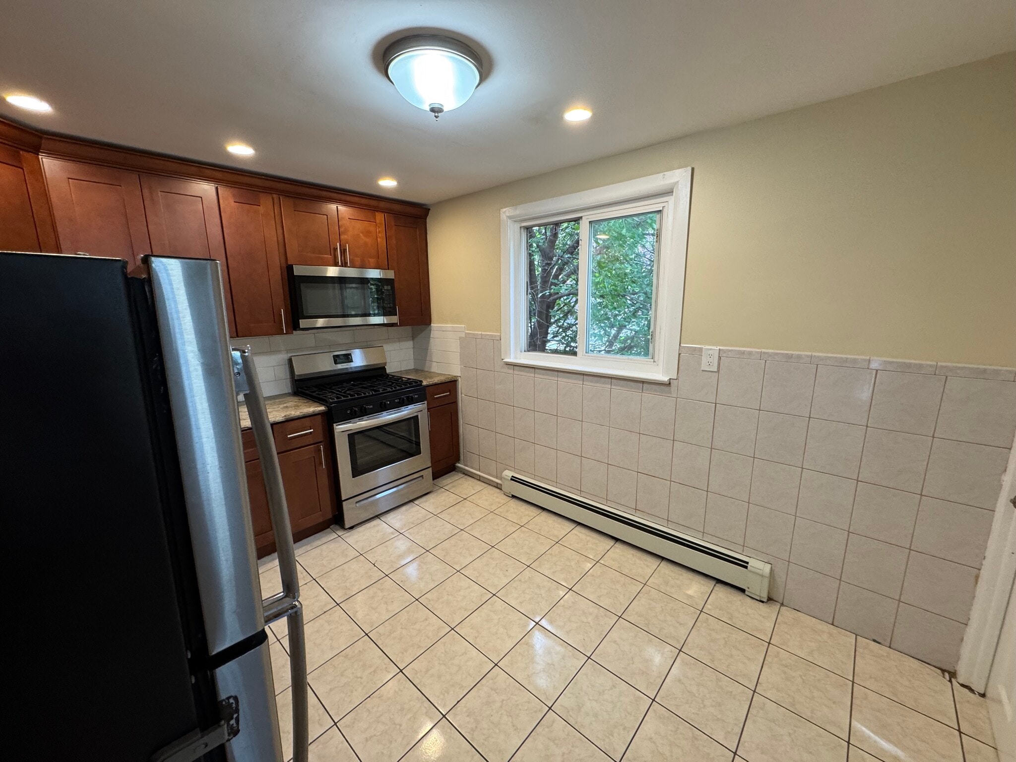 Building Photo - 37 Gautier Ave