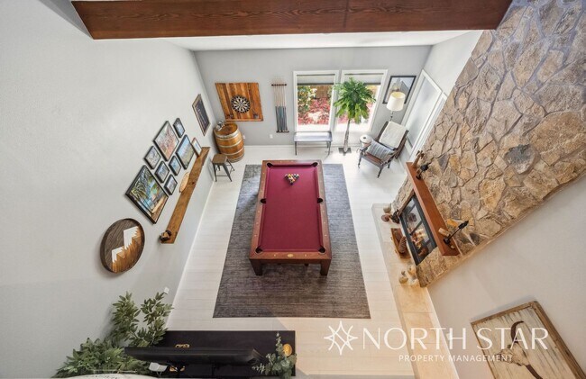 Building Photo - Beautifully Updated Contemporary Home in t...