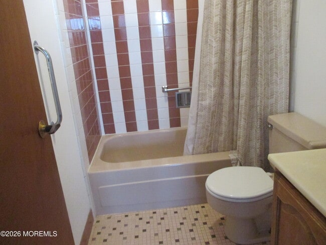 Building Photo - 306C W Malvern Ct