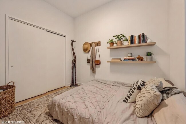 Building Photo - 1022 N Ashland Ave