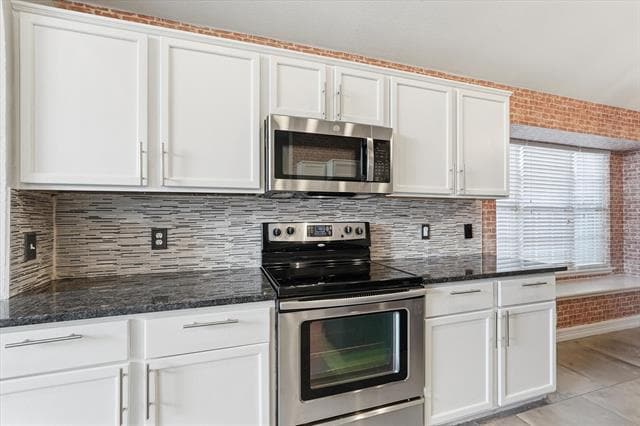 Building Photo - 2661 Redcedar Dr