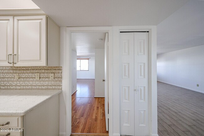 Building Photo - 8333 E Orange Blossom Ln