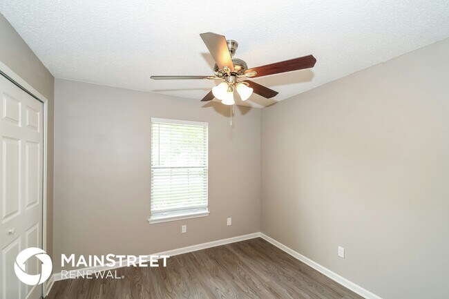 Building Photo - 2428 Justin Rd E