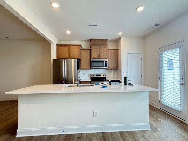 Building Photo - 3 Bedroom One Garage Single Family
