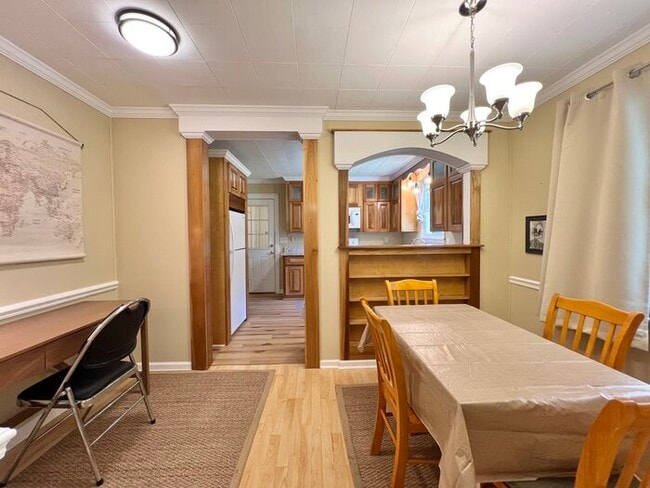 Building Photo - 1266 Pinecrest Dr