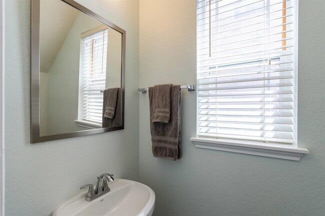 Building Photo - 404 Buttercup Creek Blvd