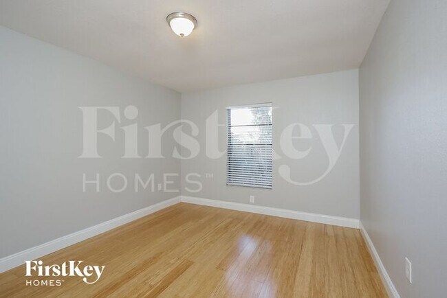 Building Photo - 6710 22nd Ave W