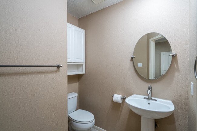 Building Photo - 66 Lakeridge Ct