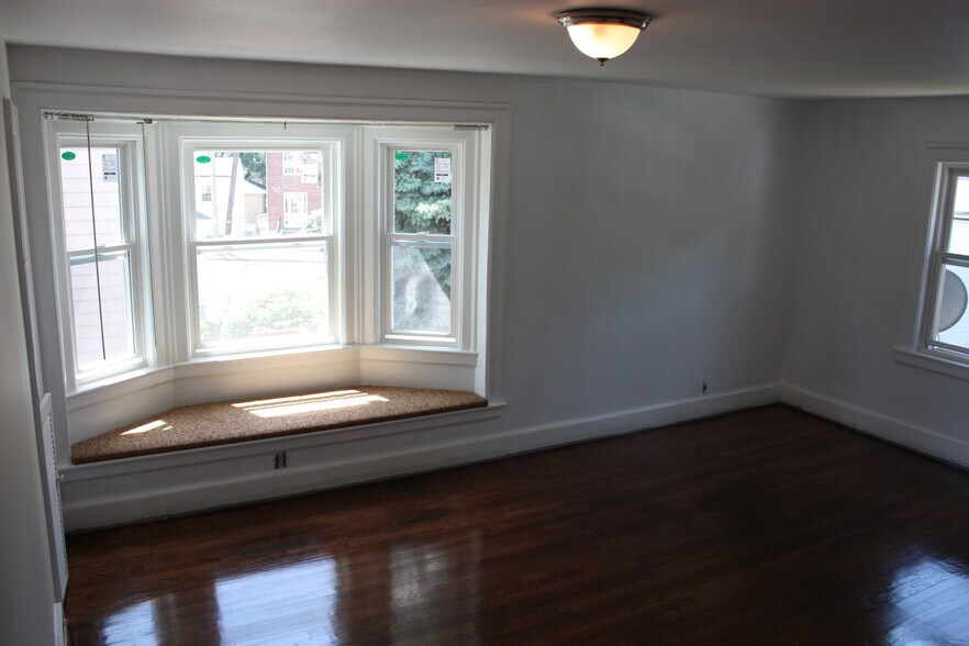 Building Photo - 59 College Ave