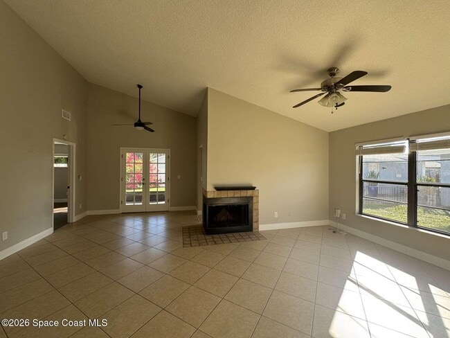 Building Photo - 897 S Patrick Dr