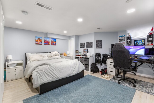 Building Photo - 32 Cameron Ave