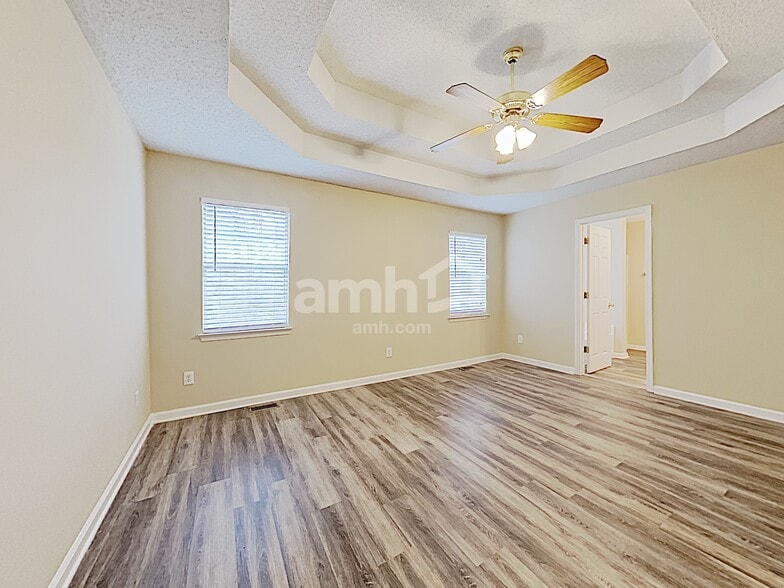 Building Photo - 7745 Poppy Dr