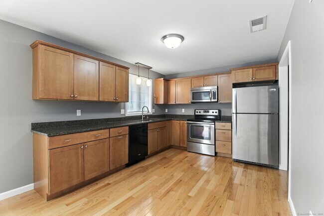 Building Photo - 221 Griffin Rd