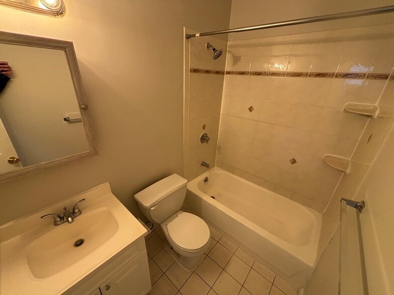 Building Photo - 5110 Palisade Ave