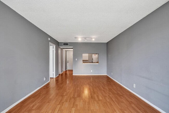 Building Photo - 9460 Poinciana Pl