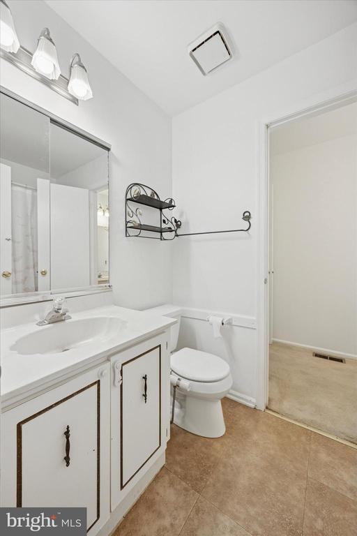 Building Photo - 188 S Hill Dr