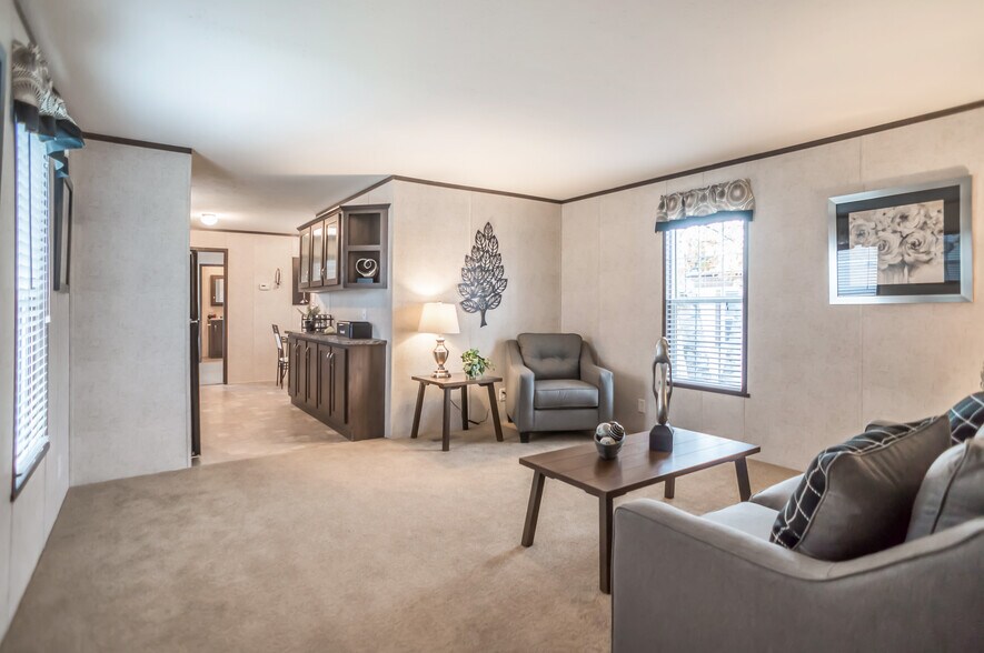 Building Photo - 126 Vevay Dr S