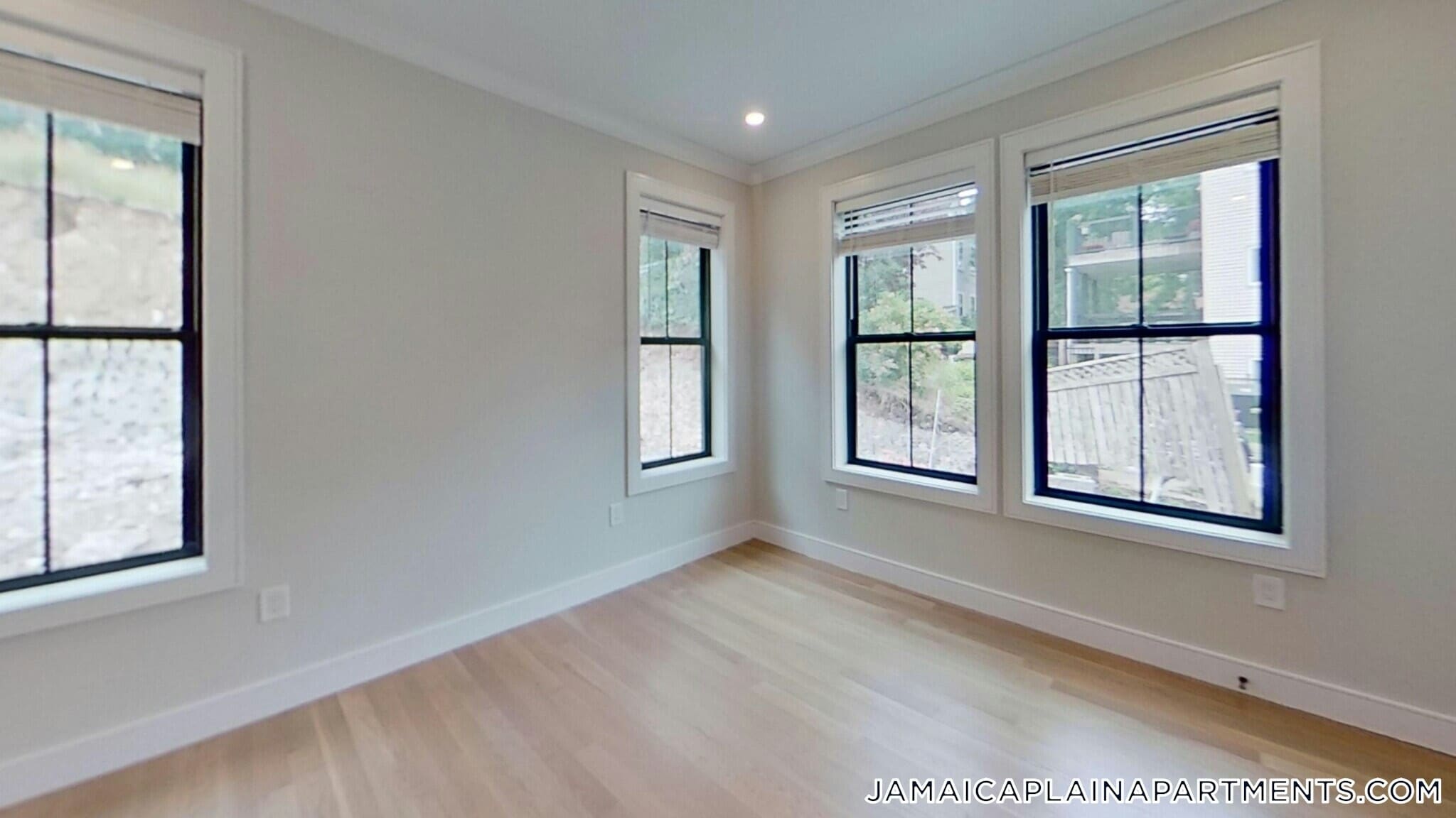 Building Photo - 285 Lamartine St