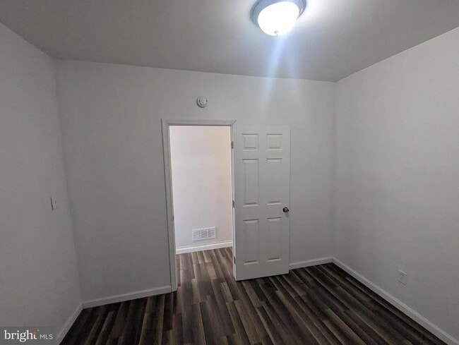 Building Photo - 430 S Smallwood St