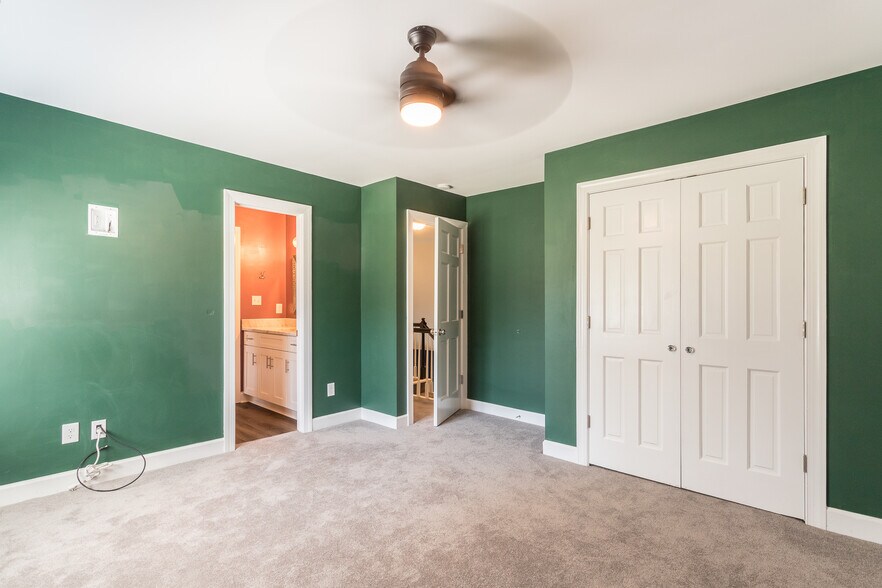 Building Photo - 2565 Oakes Plantation Dr