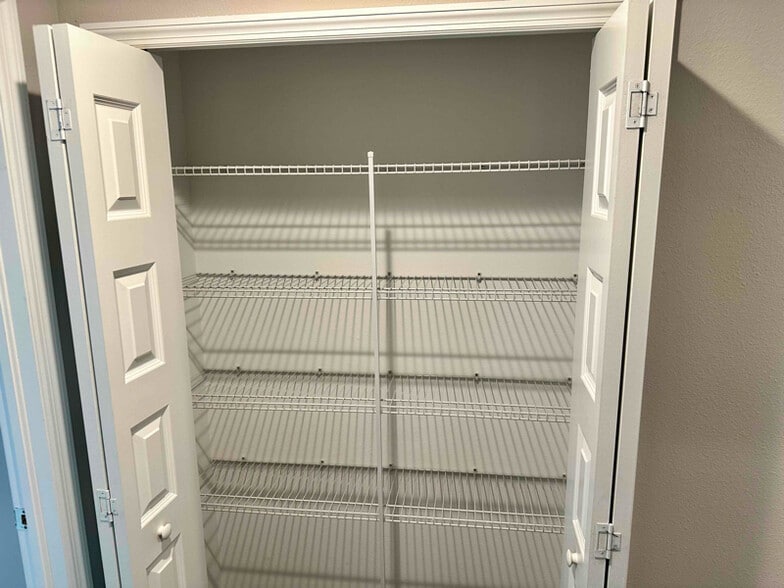 Building Photo - 3940 Villamore Ln