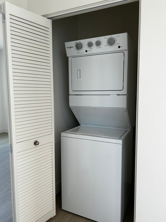 Building Photo - 1 BED 1 BATH ADU
