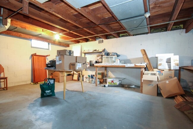 Building Photo - 4011 Quail Ave N