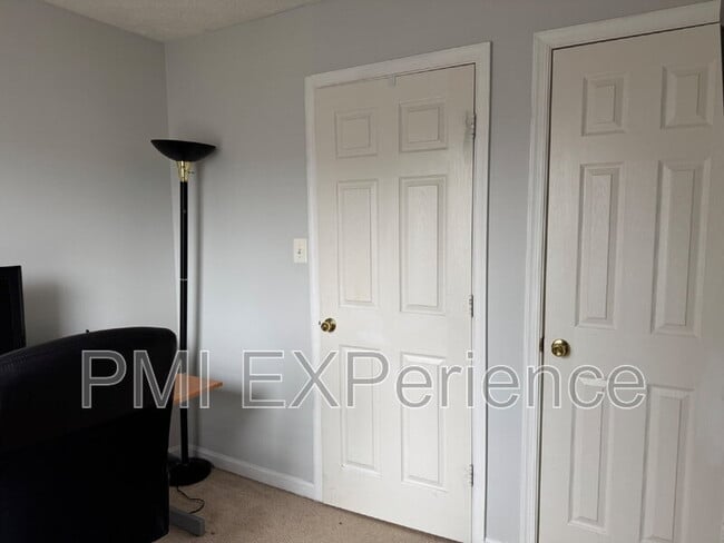 Building Photo - 5861 E Boniwood Turn