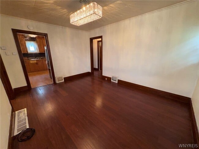 Building Photo - 102 Francis Ave