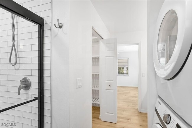 Building Photo - 10697 Holly Rd