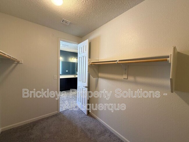 Building Photo - 2861 Walsh Loop SE