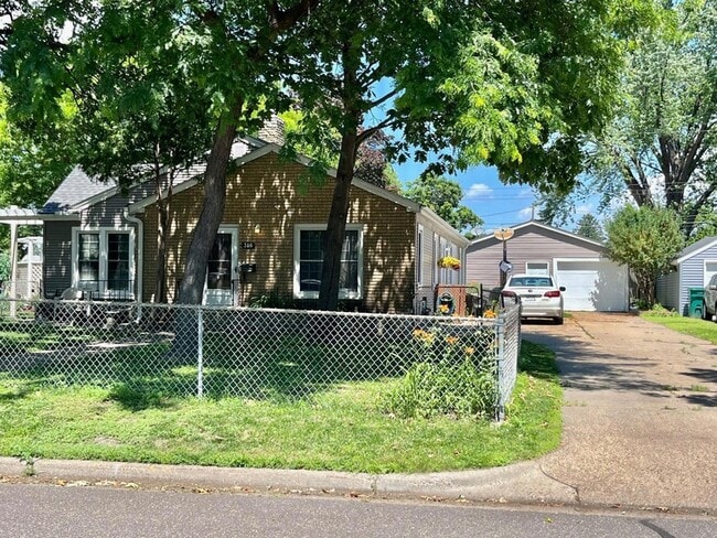 Building Photo - 316 W 64th St