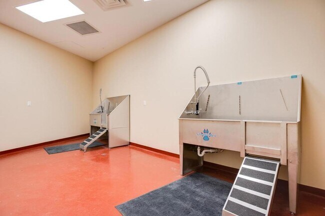 Building Photo - 1240 S 2nd St