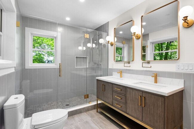 Building Photo - Modern Farmhouse 3 Bedroom 3.5 Barhroom