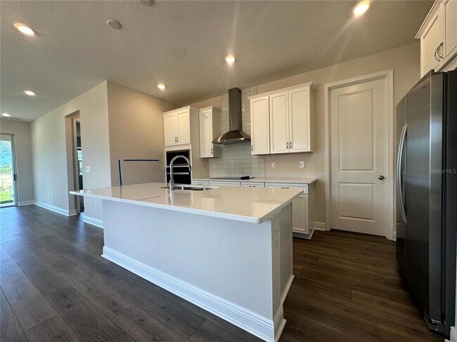 Building Photo - 1900 Sunshine Peak Dr