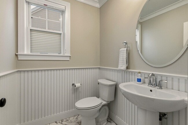 Building Photo - 40 Sage Ln