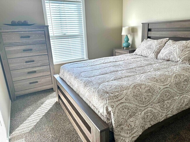 Building Photo - 12810 Roosevelt Ln