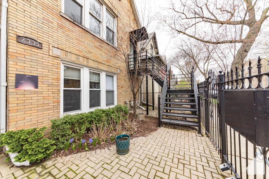 Building Photo - 2335 W Moffat St